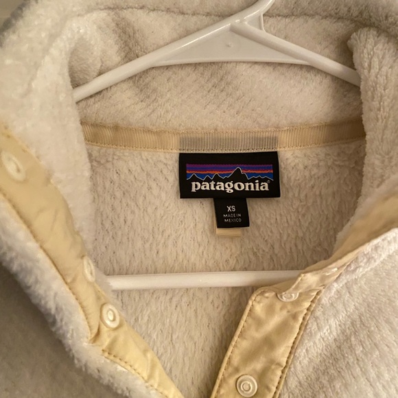 Patagonia Cream Fleece Pullover - Picture 4 of 10